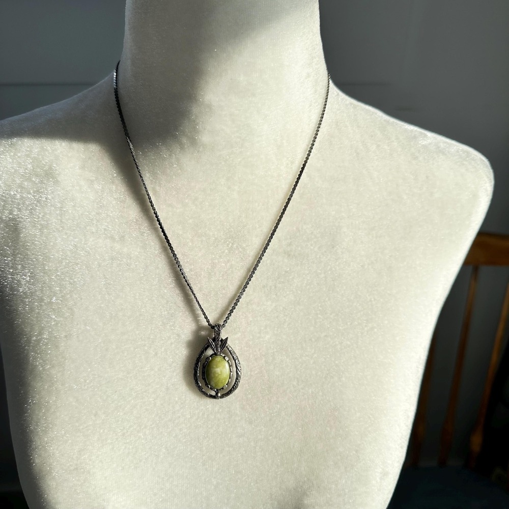 Celtic Miracle Connemara Green Glass Silver Tone Vintage Necklace